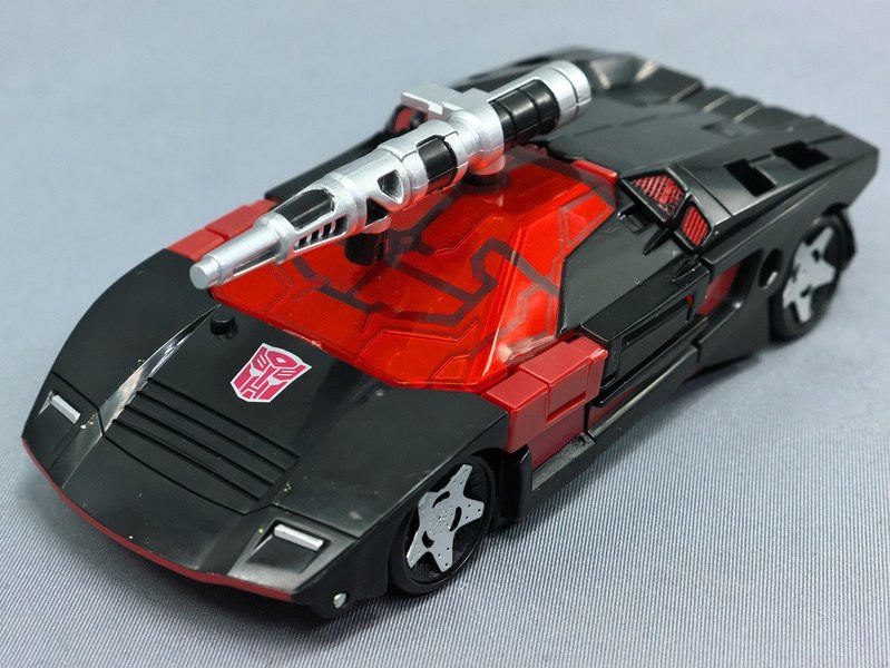 Seige Autobot Alphastrike Counterforce In Hand Images  (3 of 9)